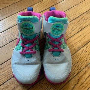 Nike girls basketball shoes